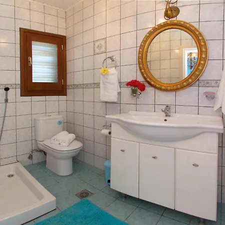 Nikos Villa Karavádhos